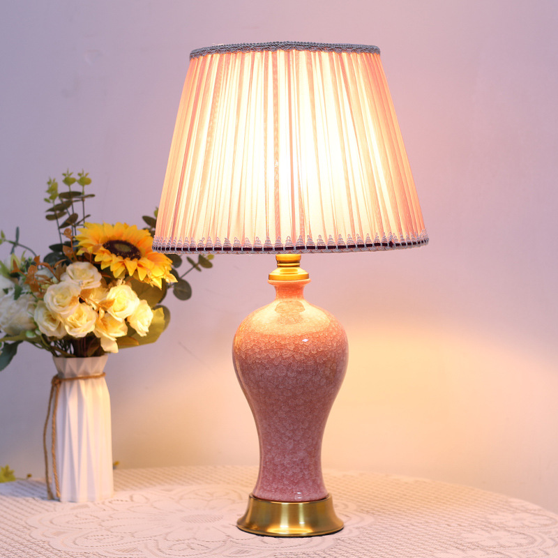 Desk Lamp - Lámpara de escritorio con forma de